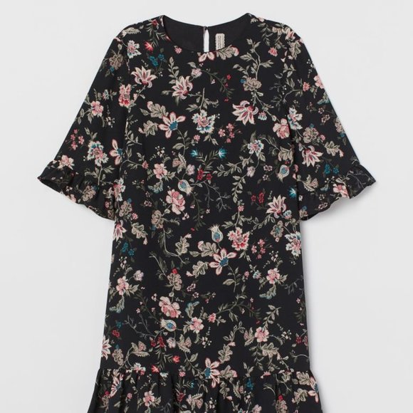 H&M Dresses & Skirts - 🥂HP🥂 Ruffle-trimmed floral dress